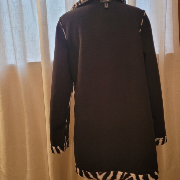 Fleece Jacket, Fashion And Function Blended, Black and Zebra, Reversible,M - Picture 6 of 13